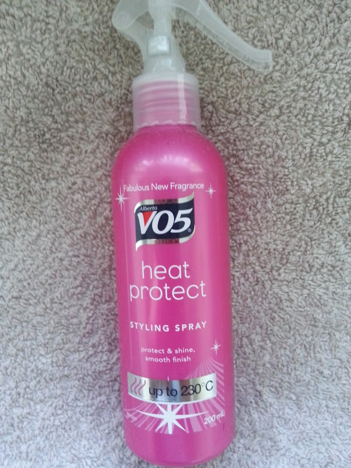 Kosmetycznie na Wyspach Bergamuta VO5 heat protect Styling Spray