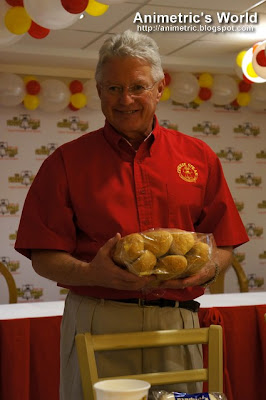 Steve Oakes with Amoroso Rolls