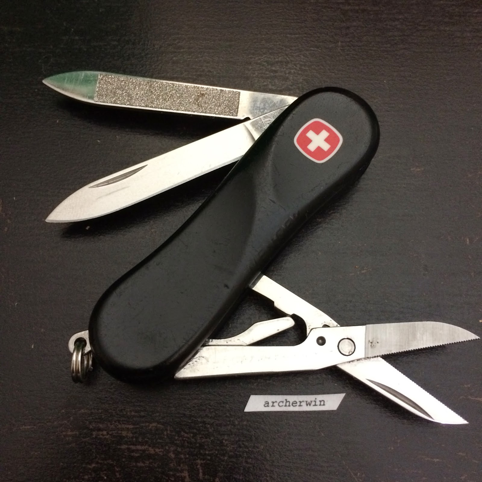 archerwin's Swiss Army Knives COLLECTION Wenger Evo 81 65mm (2000s)
