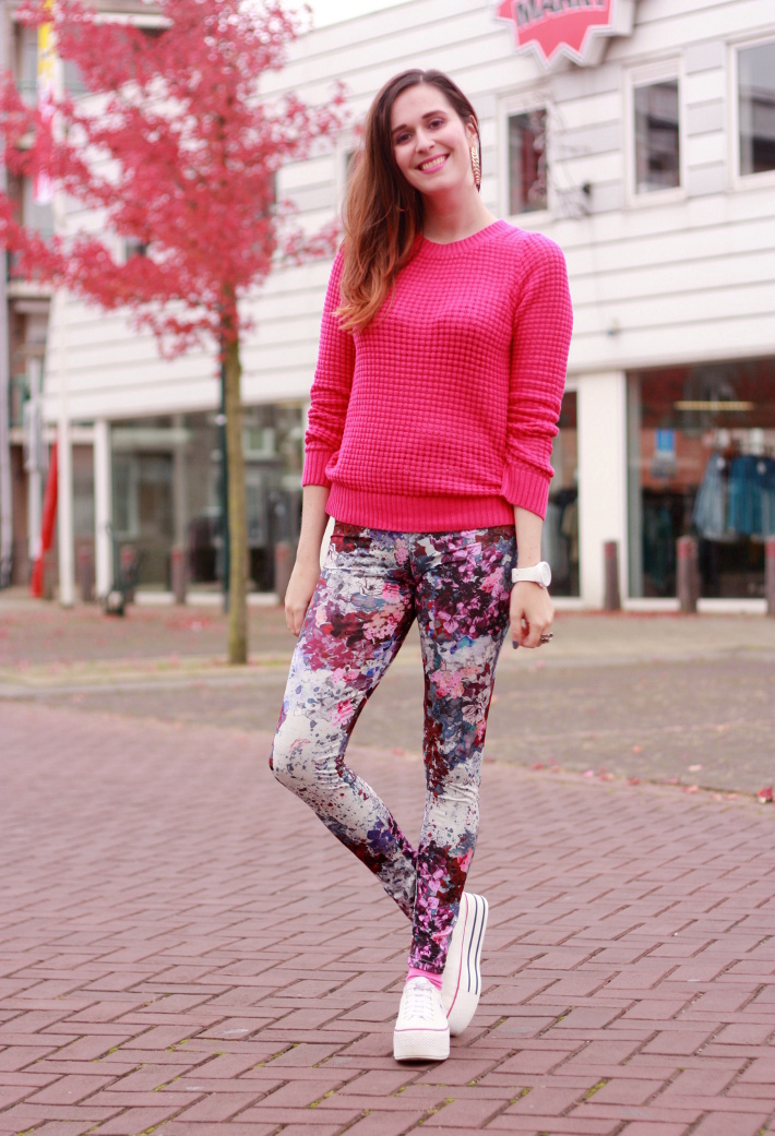 PINK, Leggings and Platforms - THE STYLING DUTCHMAN.