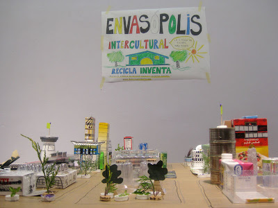 A partir de este primer metro de Envasópolis Intercultural, cada grupo clase construirá su metro de ciudad y lo añadirá a la ya iniciada
