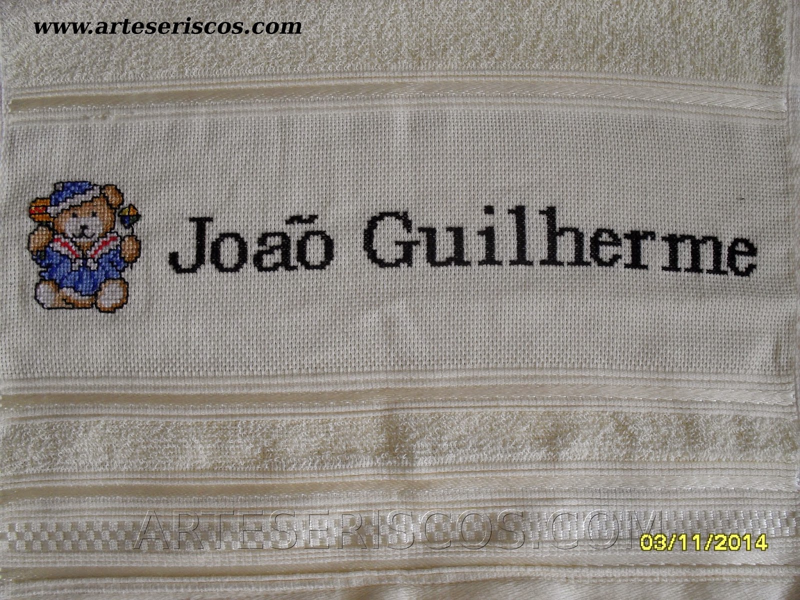 Artes e Riscos: Toalha de Lavabo: Nome "João Guilherme"