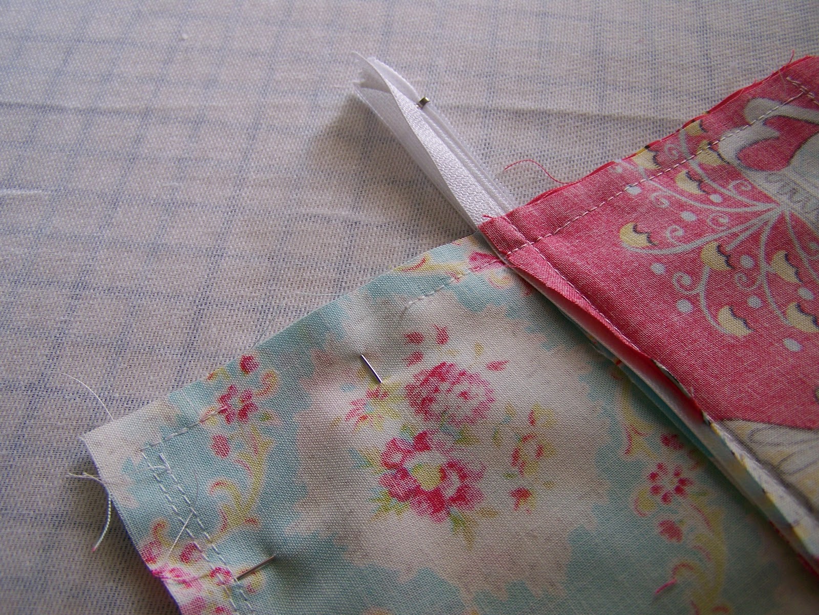 n' stitches designs Lined Purse with Zipper Tutorial
