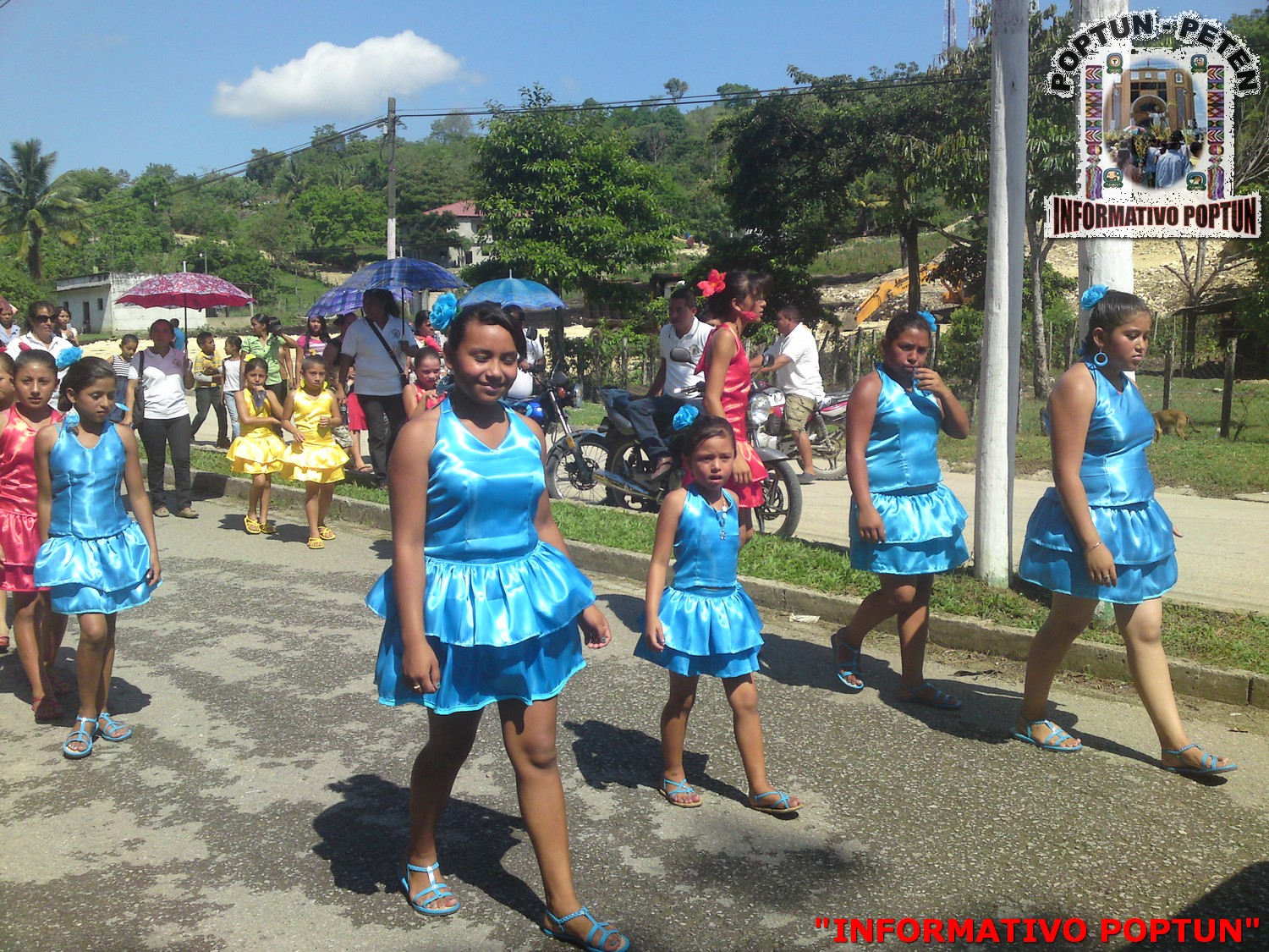 "INFORMATIVO POPTUN" Desfile alegorico en Dolores, Petén.
