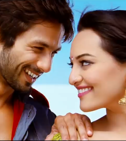 Dhoka Dhadi Rajkumar 2013 Singer Arijit Singh Music Pritam Shahid And Sonakshi Youtube