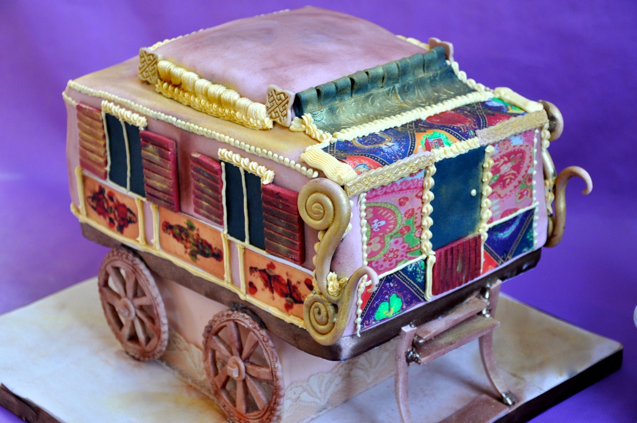 Gypsy caravan cake