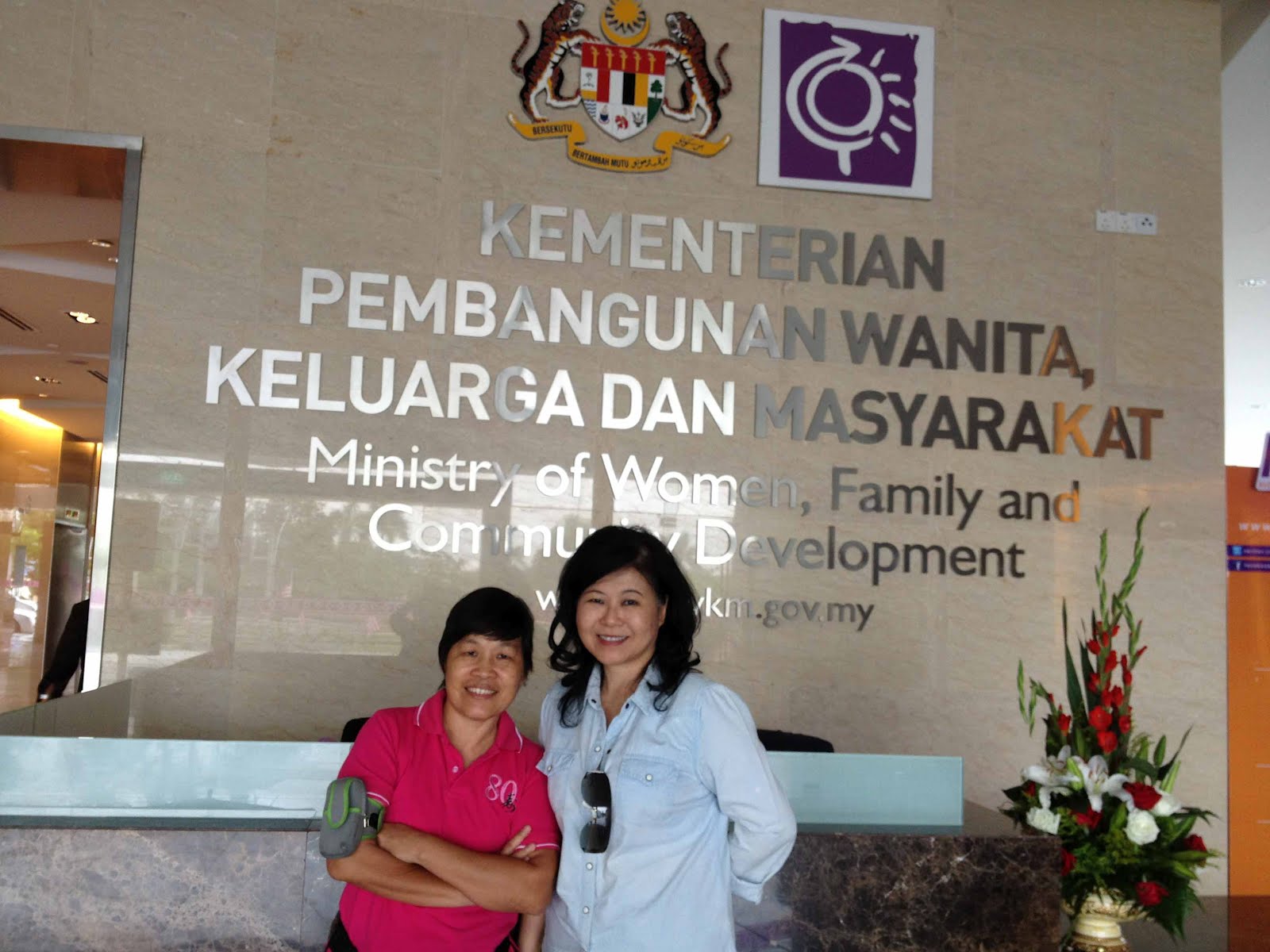 klang single parents Jumble station – a community outreach initiative of parents without partners bhd, an ngo, is designed to raise funds to assist single parents in need we're open to helping any poor single parent, regardless of race, religion or creed. klang single parents Jumble station – a community outreach initiative of parents without partners bhd, an ngo, is designed to raise funds to assist single parents in need we're open to helping any poor single parent, regardless of race, religion or creed.
