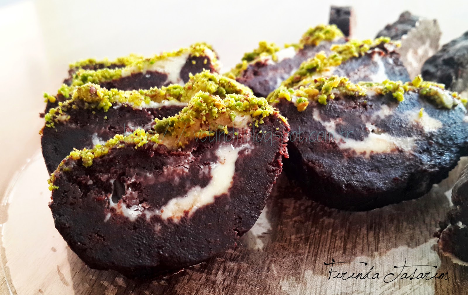 FIRINDA TASARIM İki Renkli Rulo Çikolata