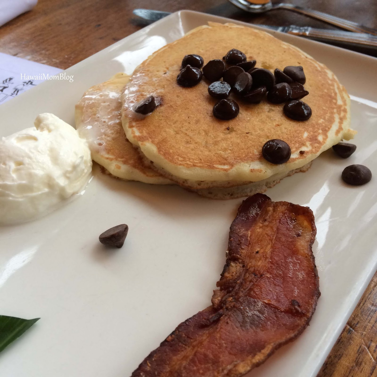 Hawaii Mom Blog Breakfast at Hula Grill Waikiki