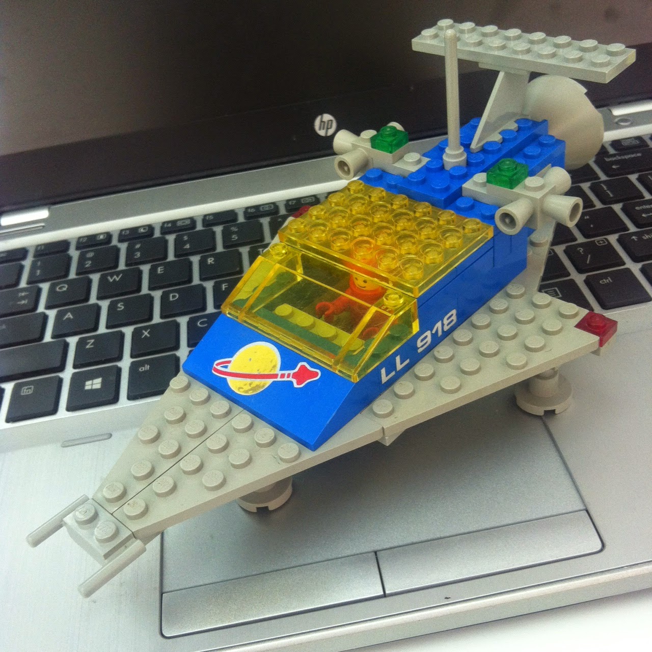 lego vintage spaceship