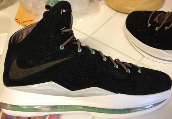 nike-lebron-x-ext-suede-qs-black-crystal-mint-dark-grey-2013-cork-denim-suede-hazelnut-red-promo-sample-pe-player-exclusive-lebron-james-ps-elite-steve-jaconetta-ajordanxi-1.jpg