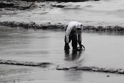 Ao Phrao beach, Koh Samed oil spill