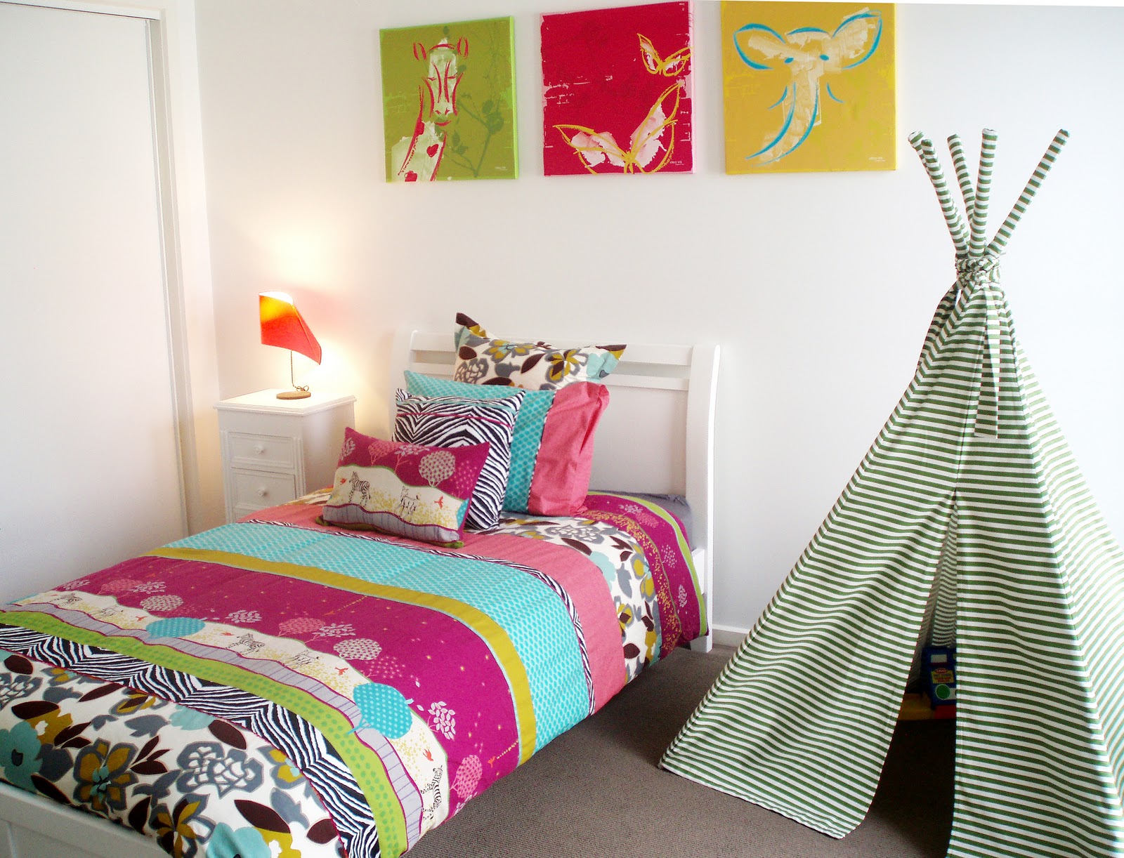 Fabrics to Inspire......: Jungle Bedroom Decor