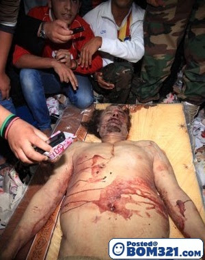 Gambar Beberapa Saat Sebelum Gaddafi Ditembak Mati