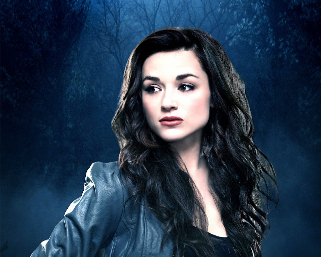 Crystal Reed Hd Wallpapers