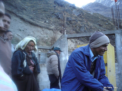 Potatoes bargain by our driver Vishwanth in the Mana village near Badrinath in the Himalayas