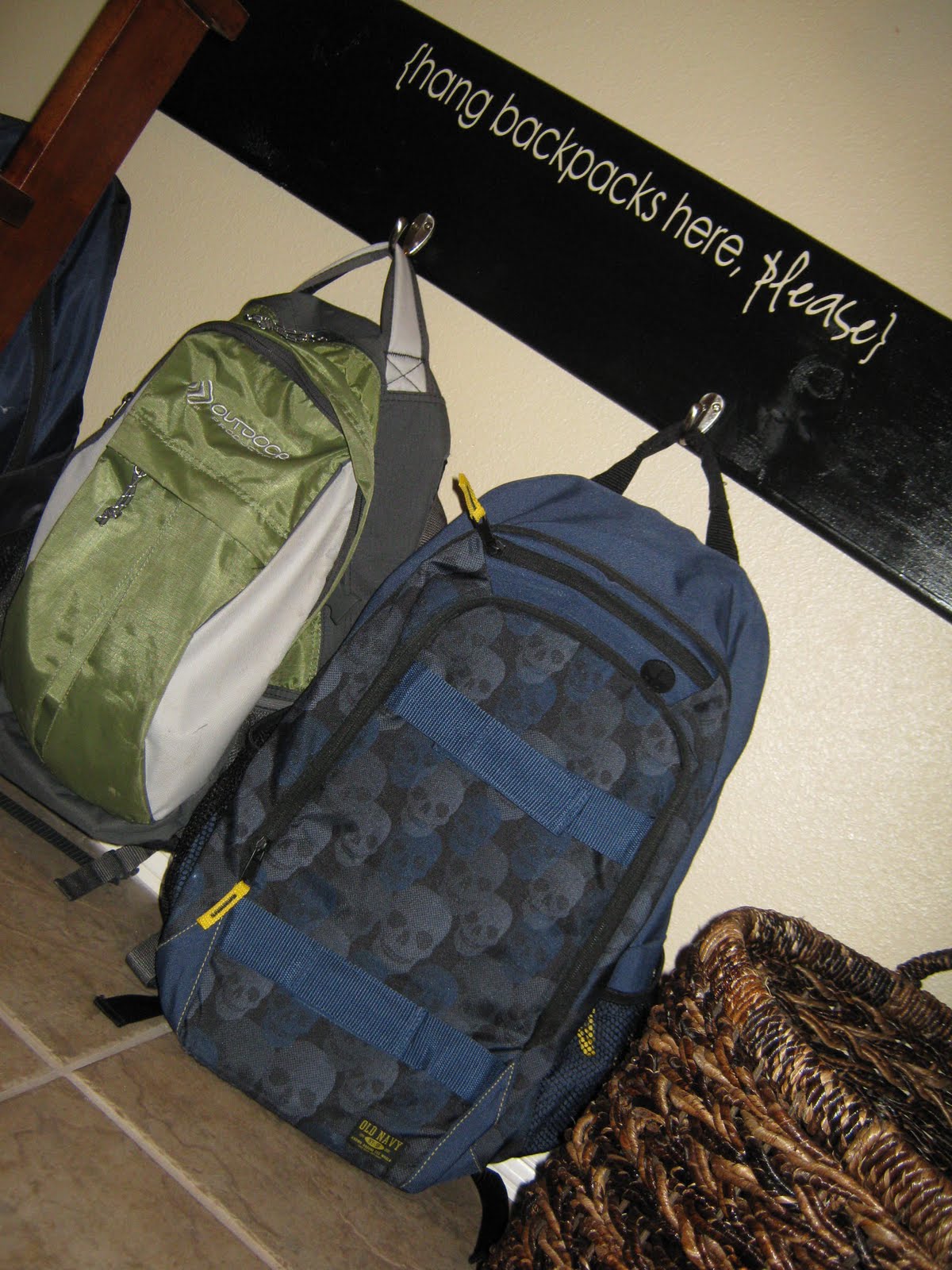 Ginger Snap Crafts fab friday {4 backpack hooks}