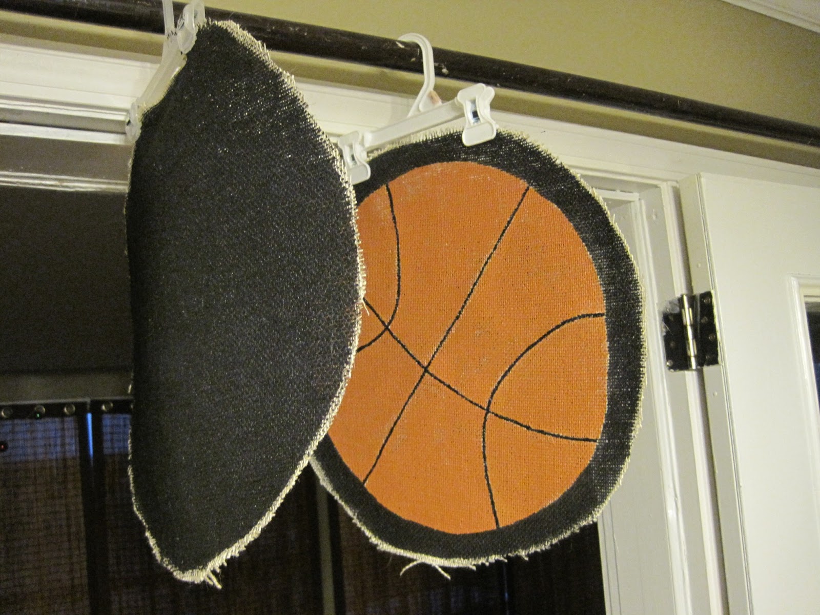 Circles Of Sunshine DiY Painted Burlap Door Hangers