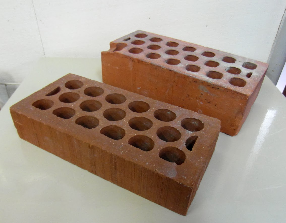 PEQUEÑAS LECCIONES DE DISEÑO: 107. EL LADRILLO HUECO DOBLE