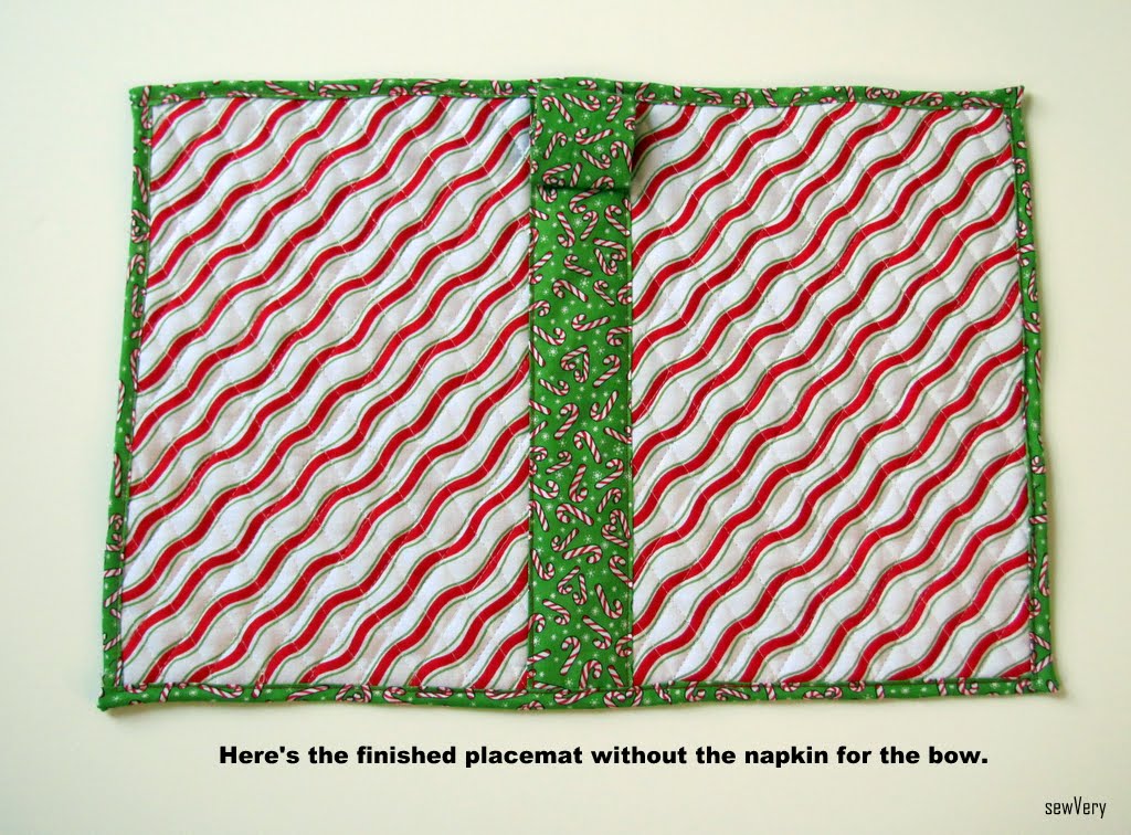 sewVery Christmas Present Placemat Tutorial