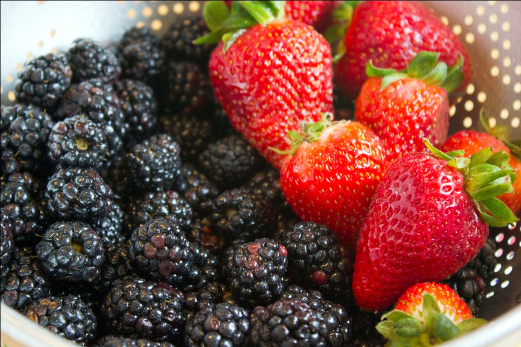 ButchInTheKitchen Blackberry/Strawberry/Blueberry Pie