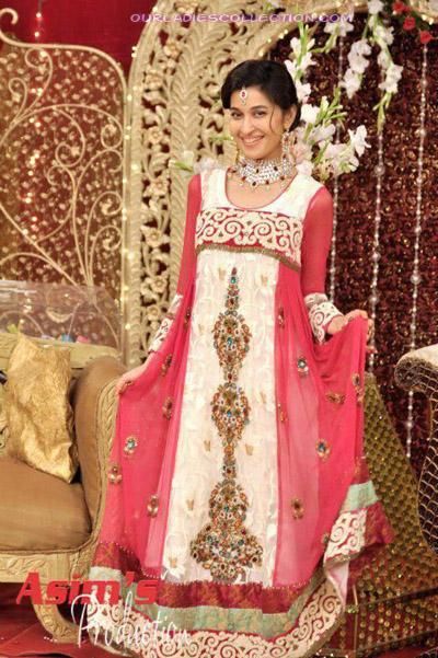 Latest Wedding Dresses on Pakistani Beauty Queen Shaista Wahidi Wedding Dress Fashion Latest