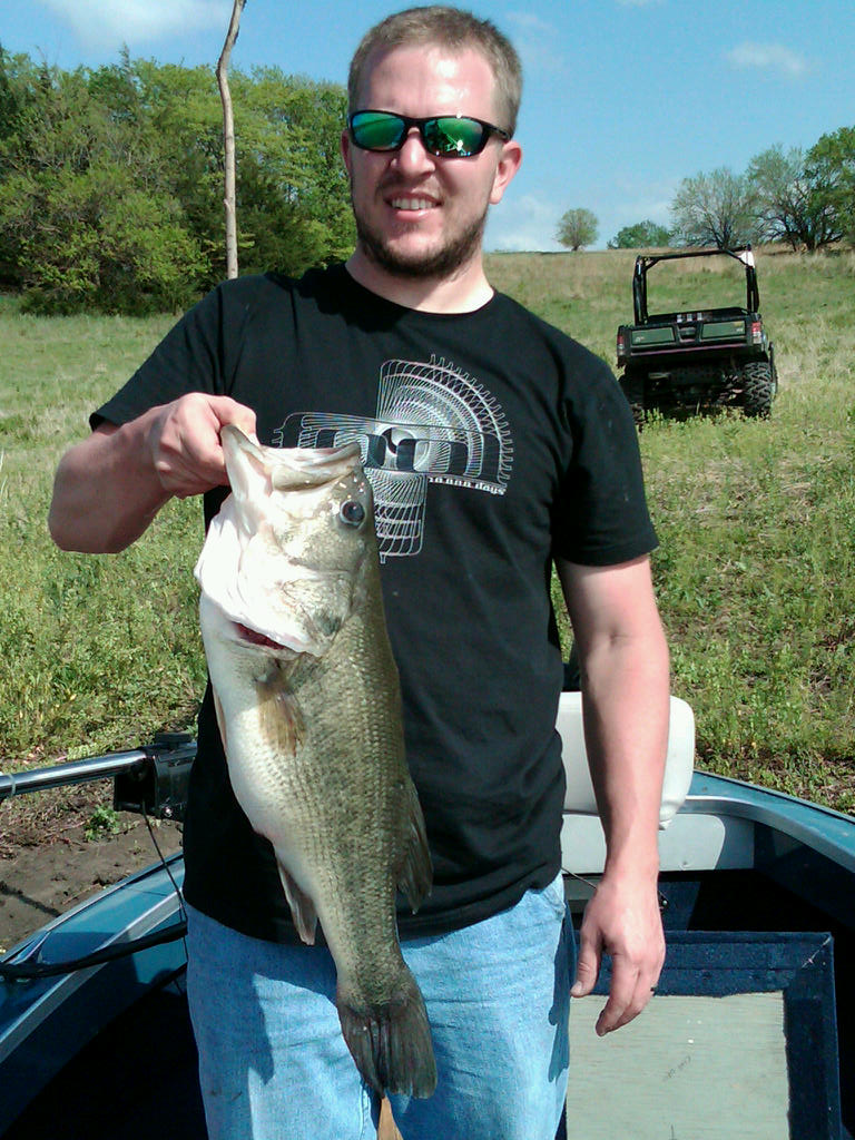 SilverLakeLodge 23 inch 7 pound largemouth bass with Ryan