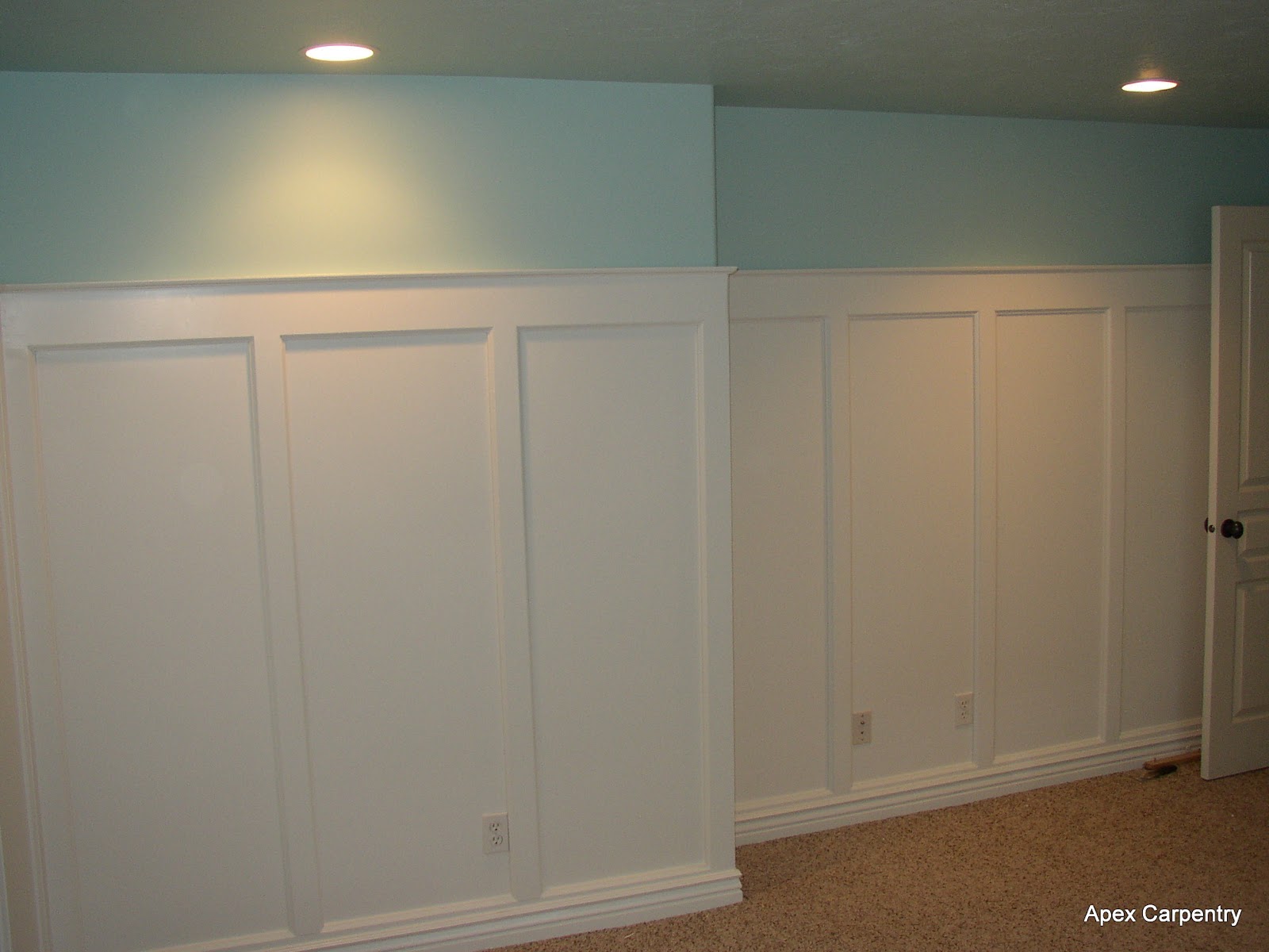 http://1.bp.blogspot.com/-bK_7ZAR_Ik8/UCV9Wya_kmI/AAAAAAAAANw/_mqjuzcKXmE/s1600/craftsman-wainscoting.jpg