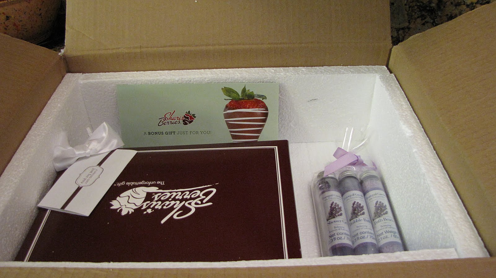 Shari's Berries Review and Giveaway Ends 4/30 Beautiful Touches