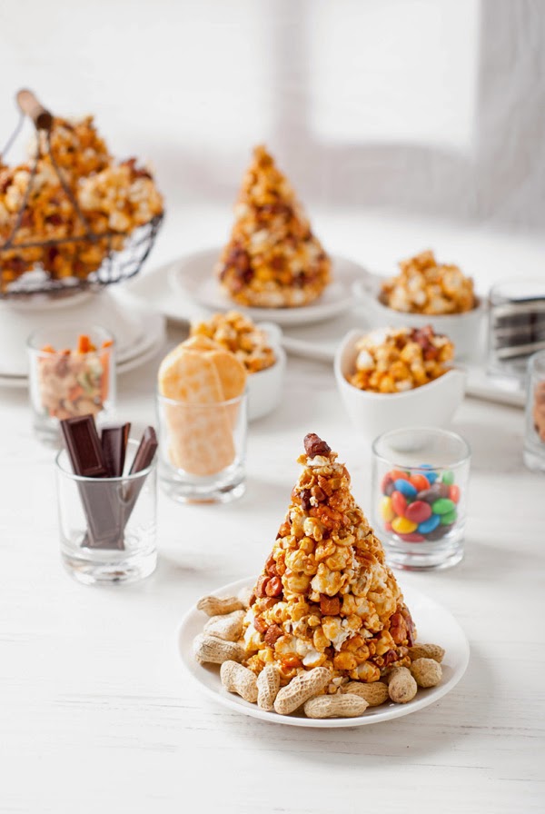 Caramel popcorn and mixed nuts recipe