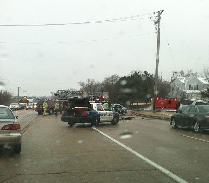 PININ CRASH ON SUTTON RD (ROUTE 59) AND AUBURN LN, BARTLETT