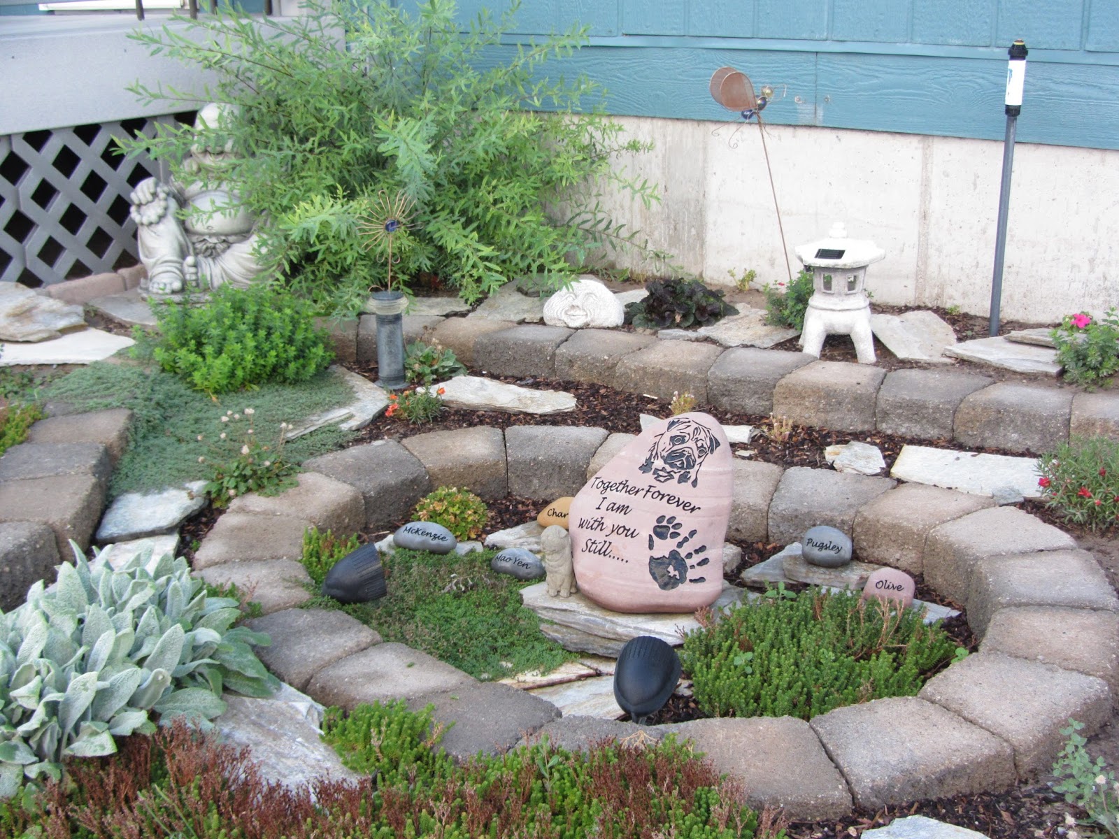 Idaho PugRanch Pet Memorial Garden