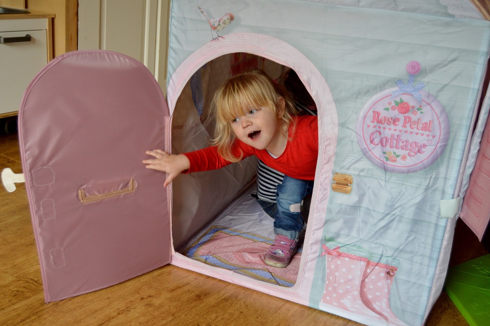 Dreamtown Rose Petal Cottage Review We Re Going On An Adventure