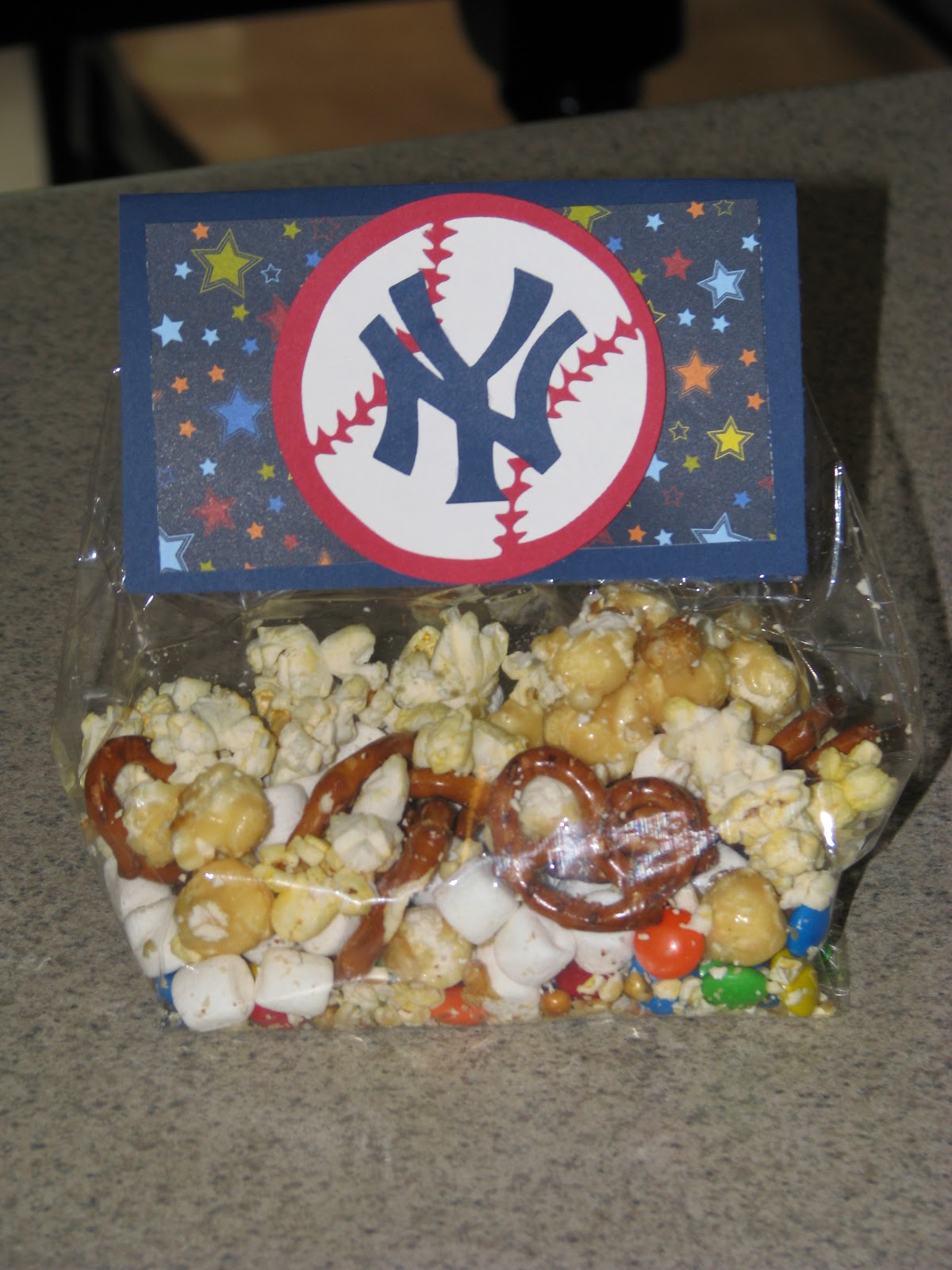 Make some baseball snack day treat bags using the Cricut