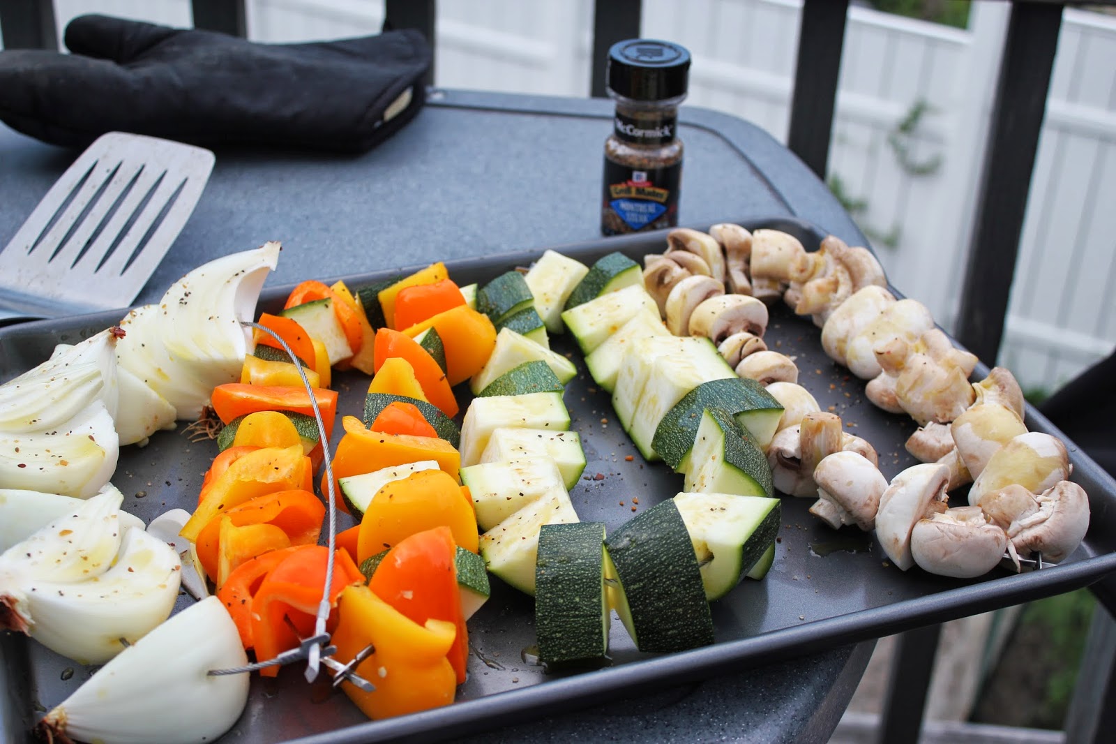 Delicious Dishings Backyard Barbecue With McCormick Grill Mates
