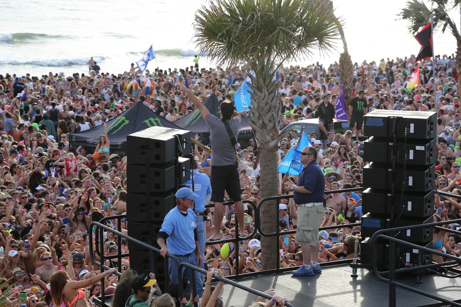 LUKE BRYAN CELEBRATES SPRING BREAK WITH 120,000 FANS IN PANAMA CITY