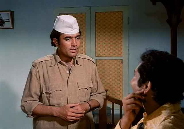 Screen Shot Of Hindi Movie Bawarchi (1972) Download And Watch Online Free at worldfree4u.com