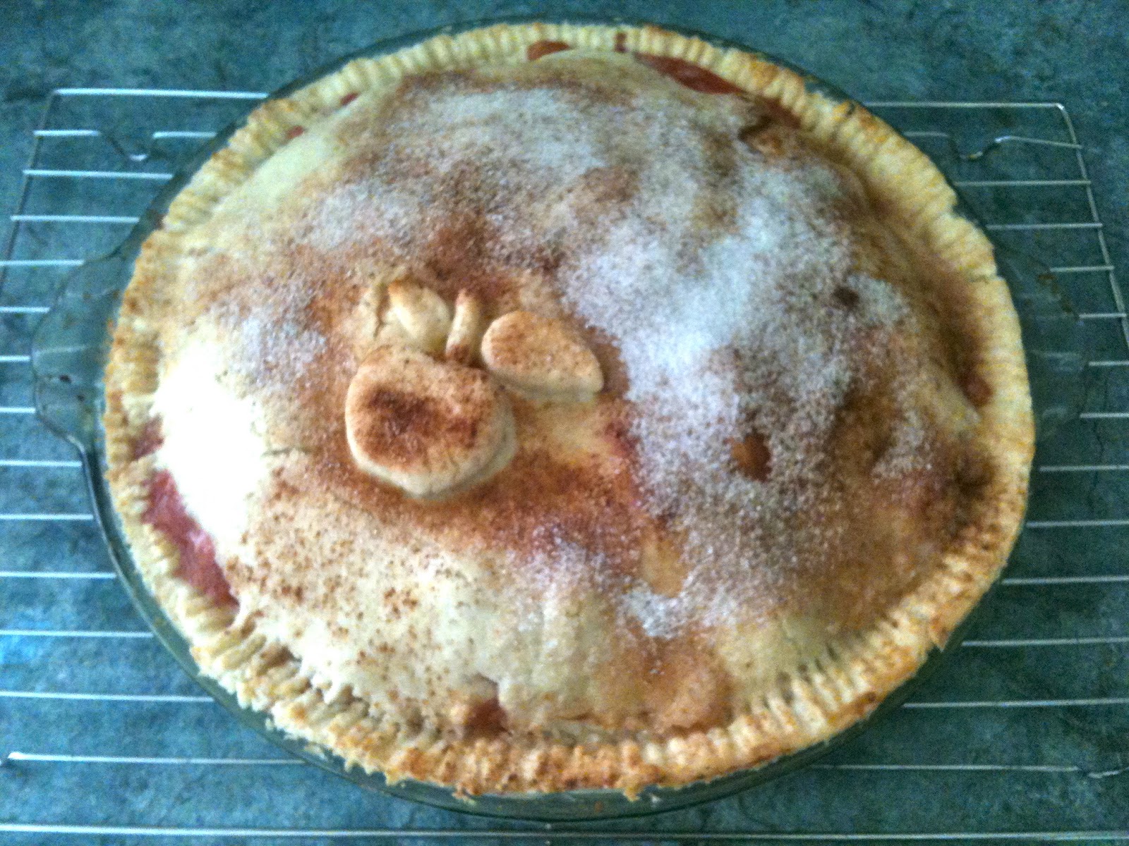 The Active Scrawler Allergy free green apple, rhubarb and cinnamon pie
