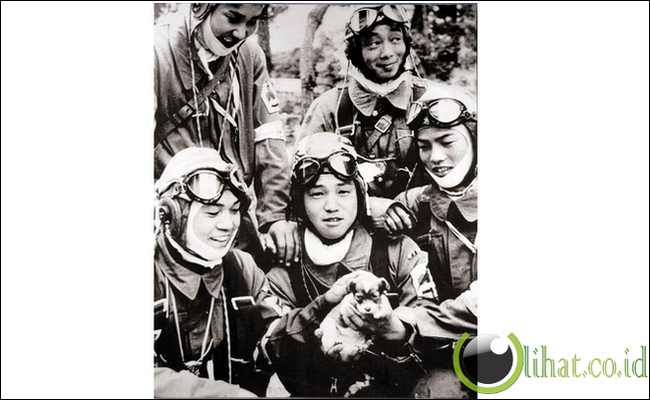 Bergaya Sebelum Bunuh Diri Bergaya Sebelum Bunuh Diri