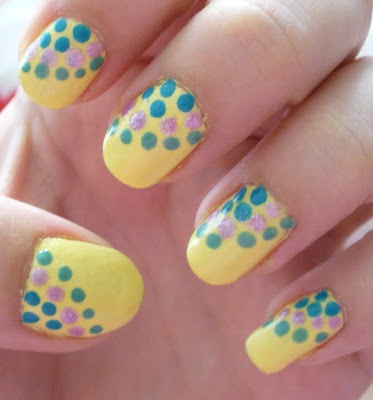 and below some pretty nail art dots designs I found on Pinterest