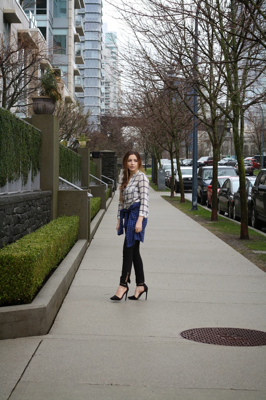 a piece of clothing that wraps around the waist