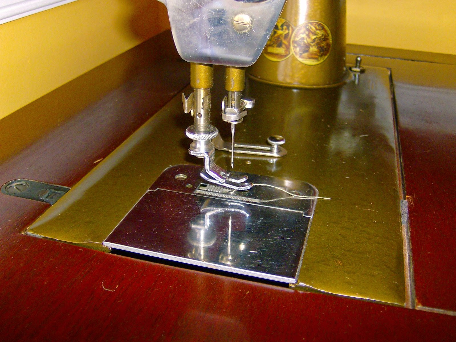 Vintage Sewing Machines New Home Light Running