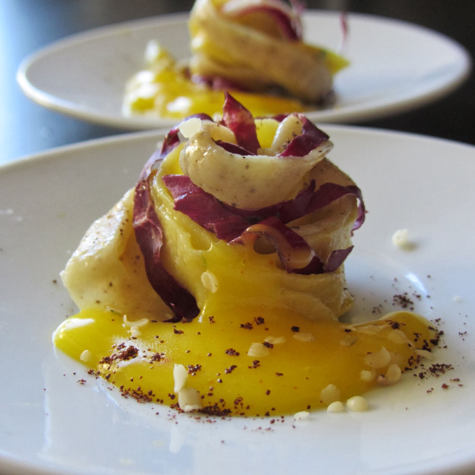 Tagliatelle di canapa, curcuma, caffé e radicchio rosso di Treviso