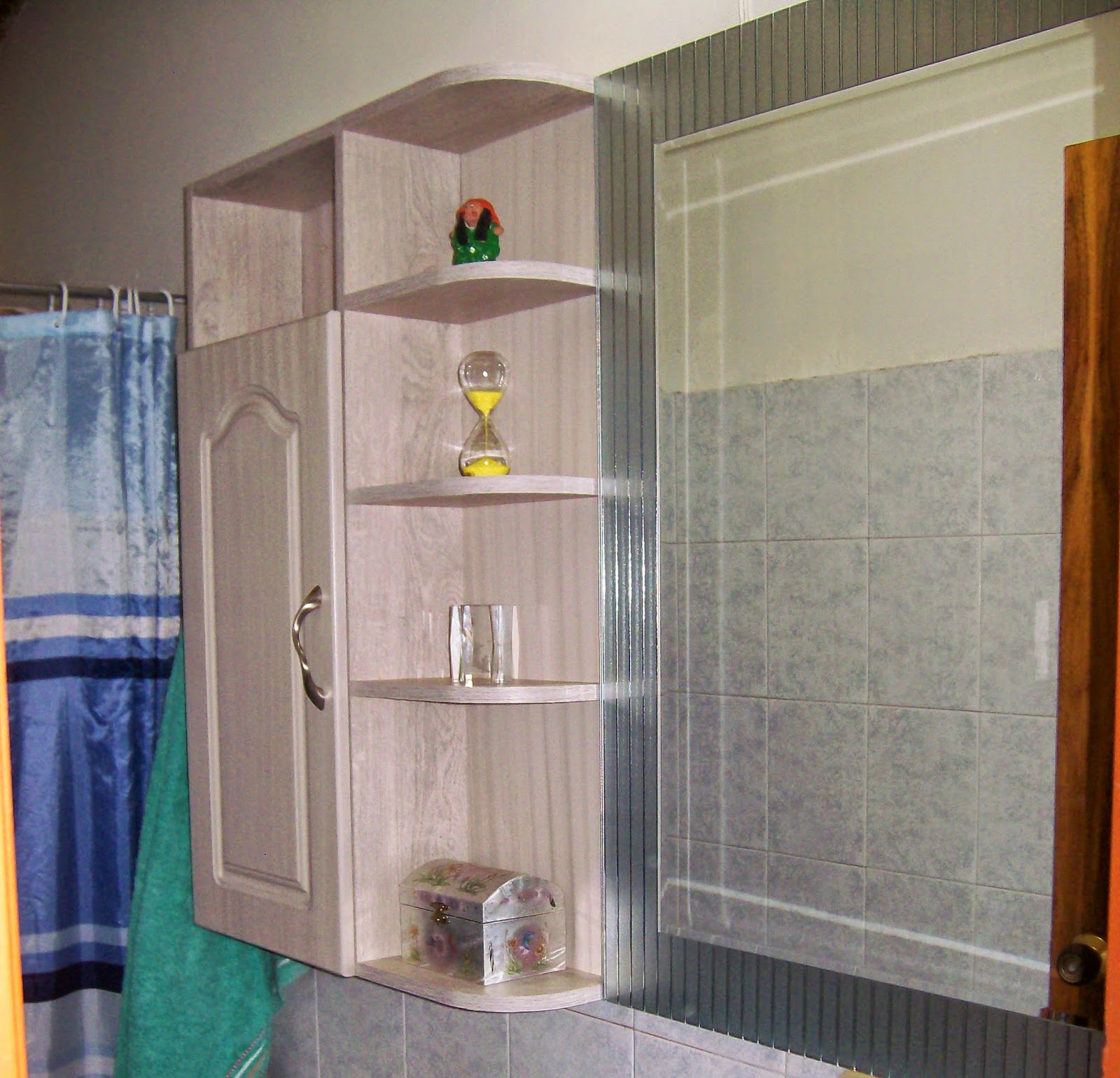 Muebles Tierra: Mueble de baño 4. Repisa y gabinete sobre medida: