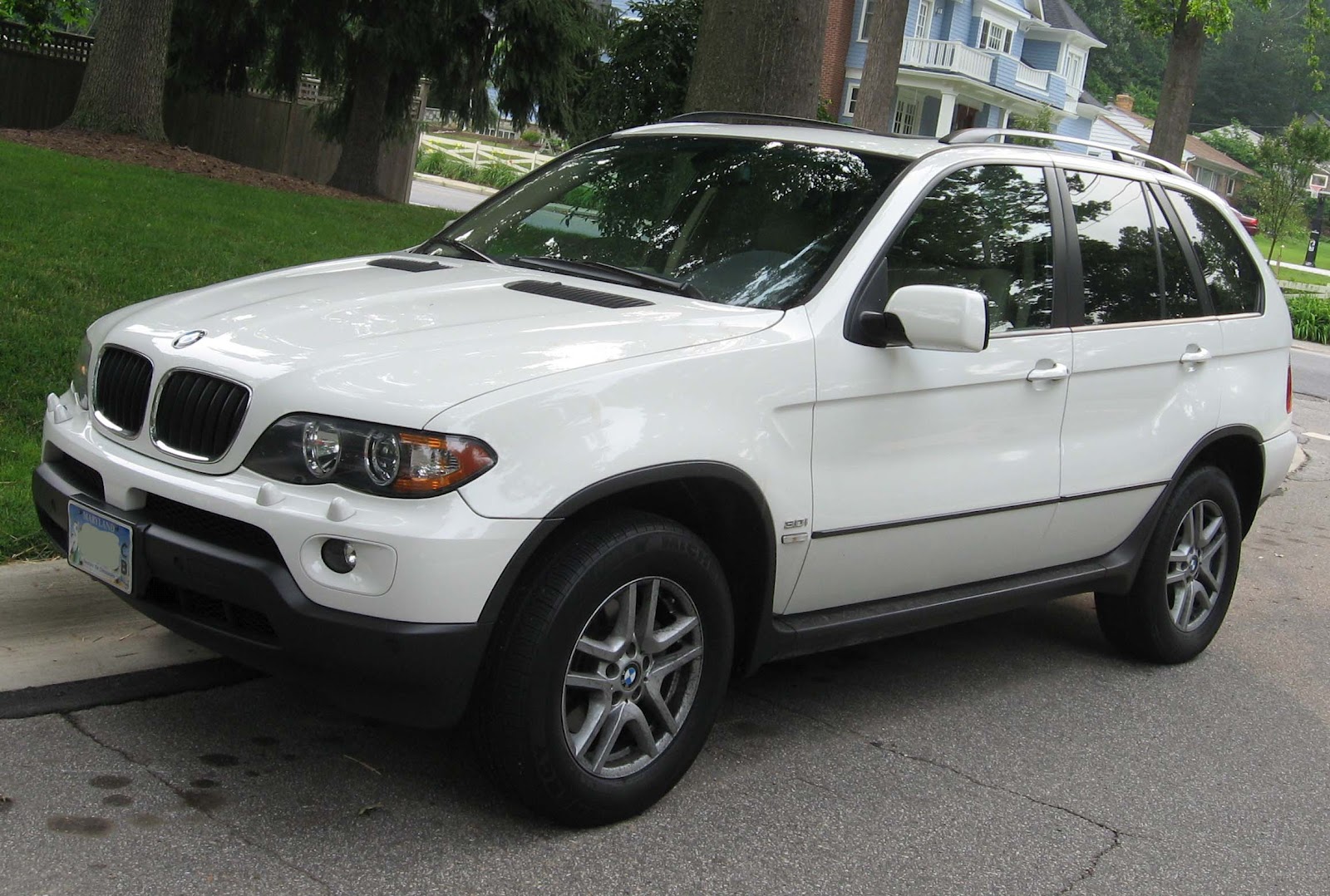 http://1.bp.blogspot.com/-bc5qgP74po4/UA0-v_yp_yI/AAAAAAAABgo/2h8E_FxsYx4/s1600/bmw-car-x5-image.jpg