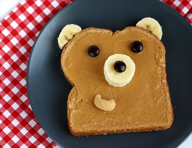 Fun Kid Snacks with Bananas: butter with a side of bread