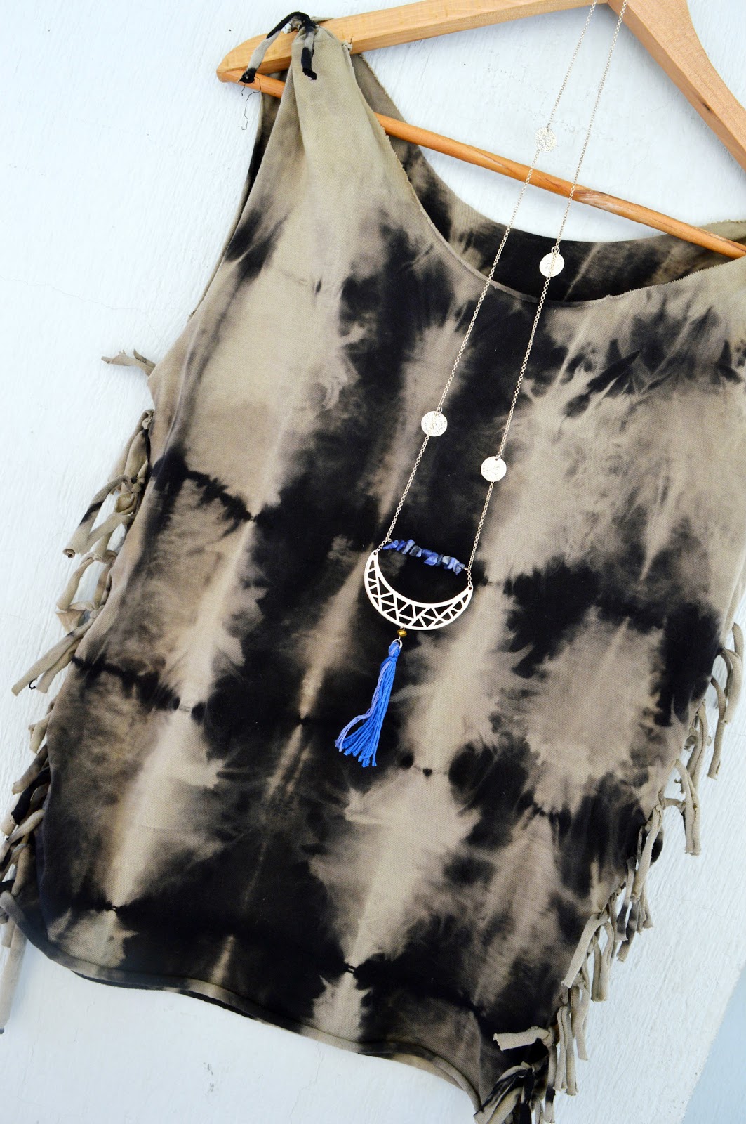 Bleach tie dye and fringed tank top DIY! happy girly crafty