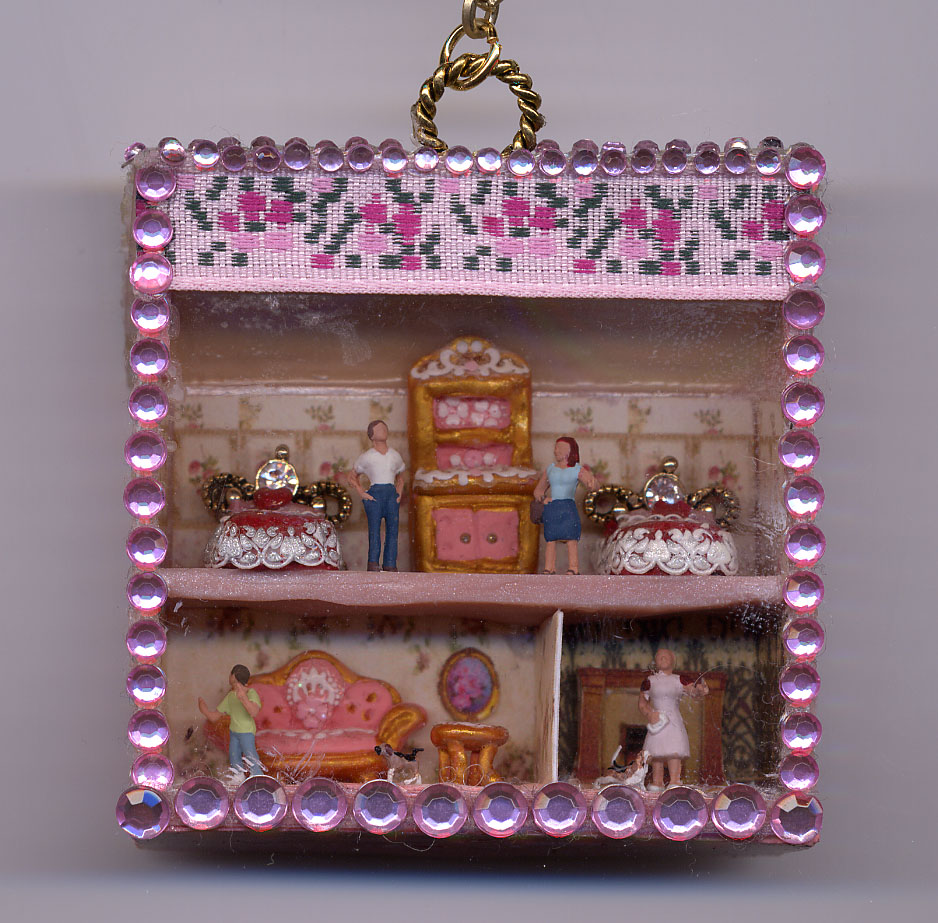 Sheila's World Dollhouse Necklace