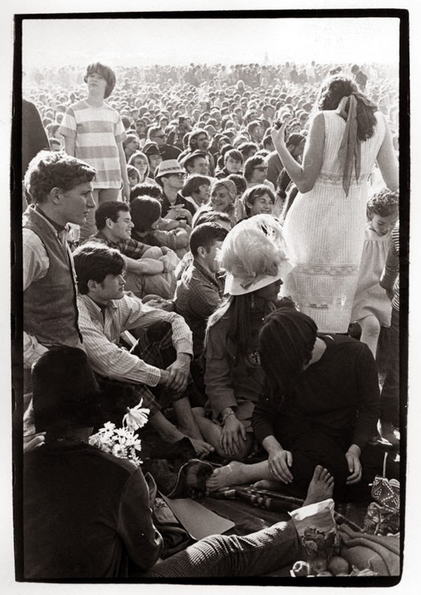 These Vintage Photographs of San Francisco Hippies in 196667 Reveal
