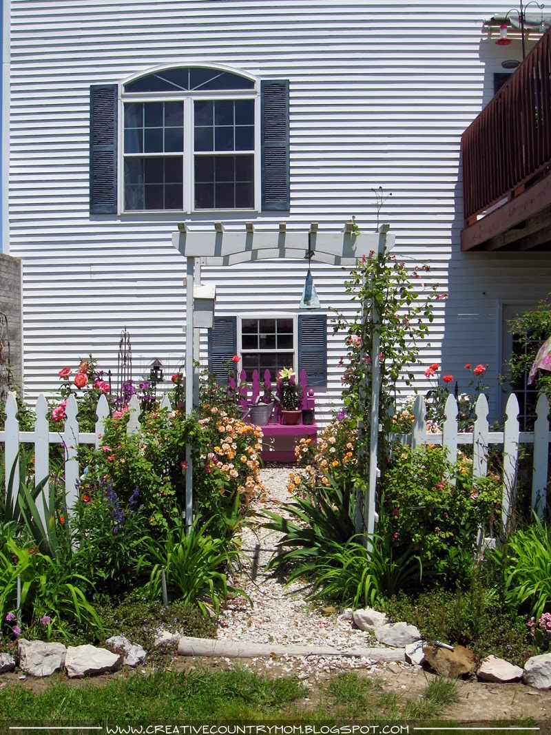 Creative Country Mom: My DIY Picket Fence Bench, A Lowes Creative Ideas